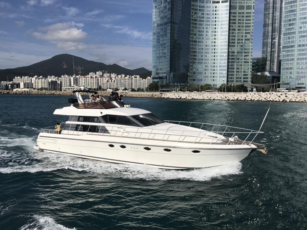 Sea And Yacht Hotel Busan Buitenkant foto